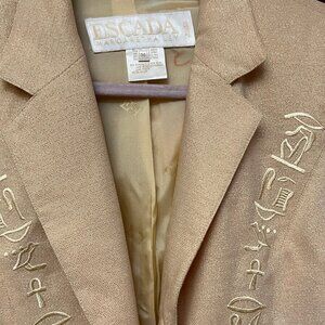Vtg ESCADA Margaretha Ley Egyptian Hieroglyph Embroidered Blazer Gold Shimmer 36
